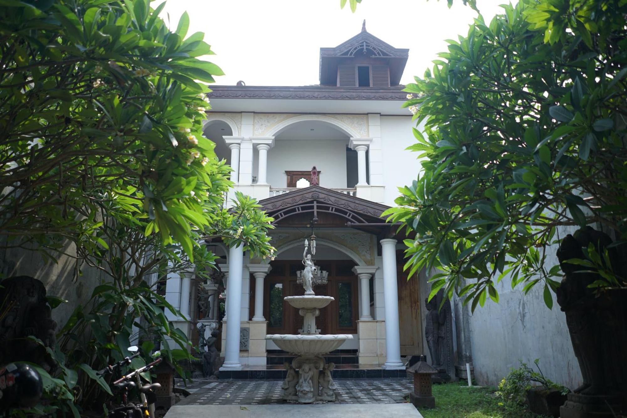 Rumah Pesik Art & Heritage Hotel Gondowulung Exterior foto